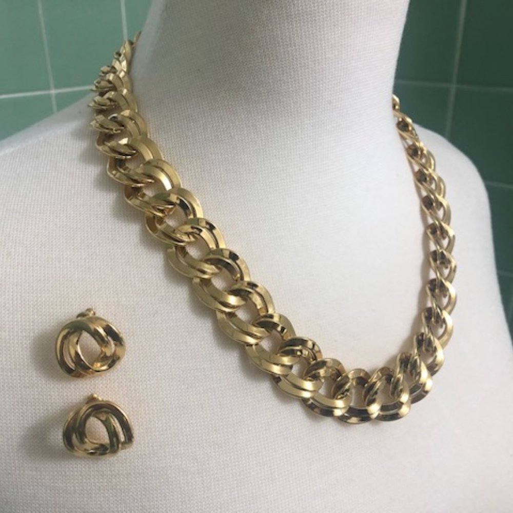 Women's Monet Curb Link Chain Necklace Bold Gold Tone and Matching Earrings